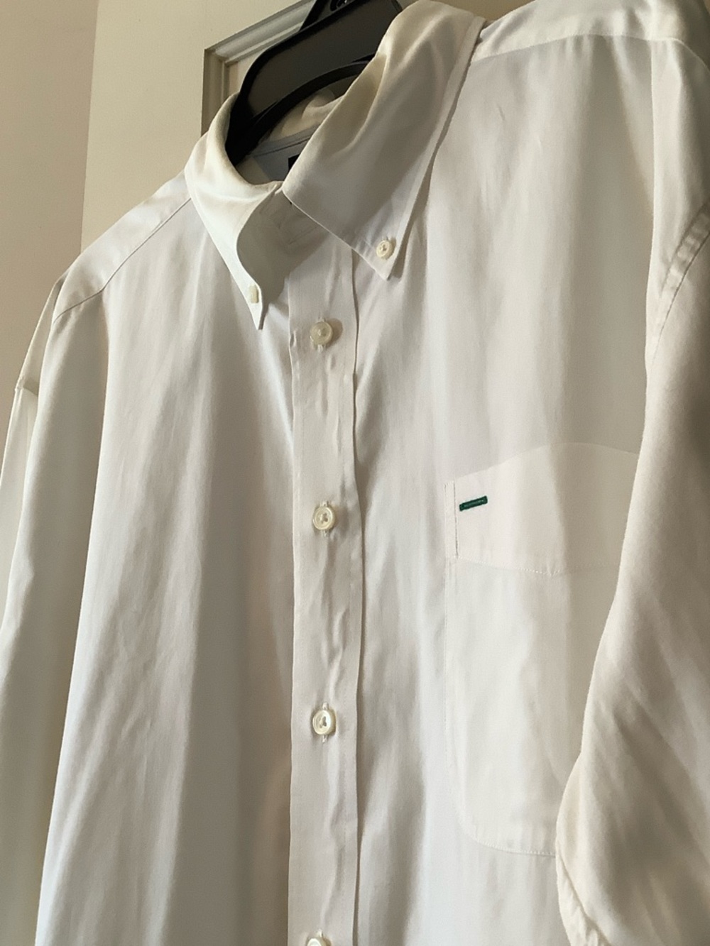 Tommy Hilfiger Men’s White Button-Down Dress Shirt with Chest Pocket - Picture 6 of 8
